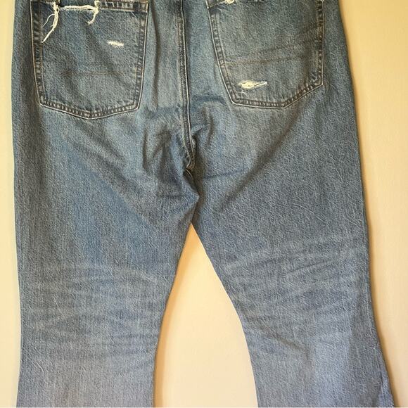 American Eagle Light Wash Distressed Flare Jean Size 12 Long - Picture 8 of 13